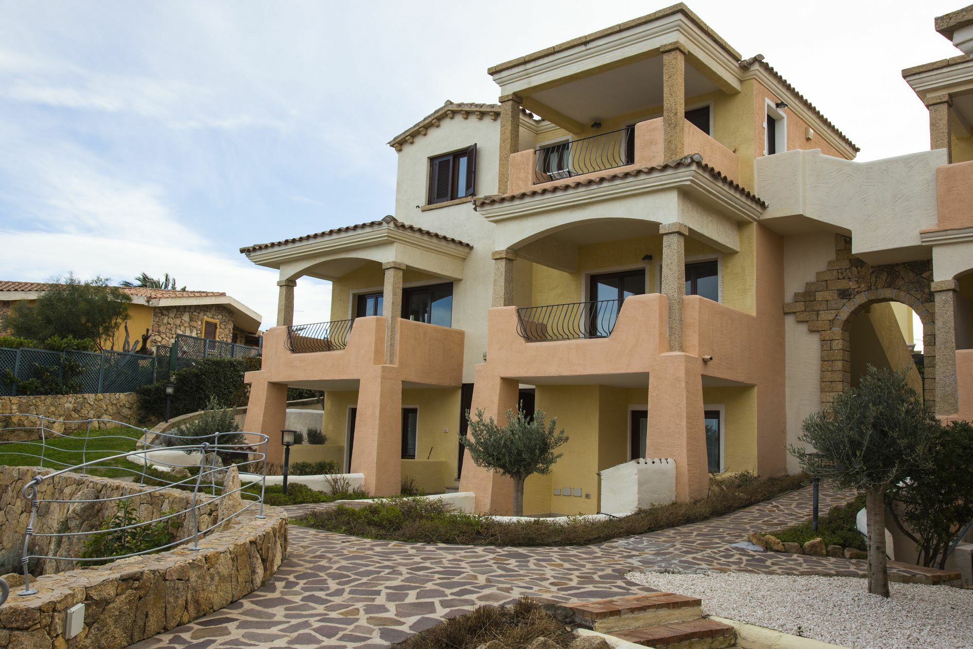 Bados Mare Apartment Олбия Екстериор снимка